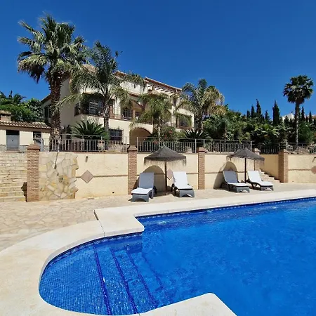 Exclusive Lakeside With Private Pool & Total Privacy * Vinuela