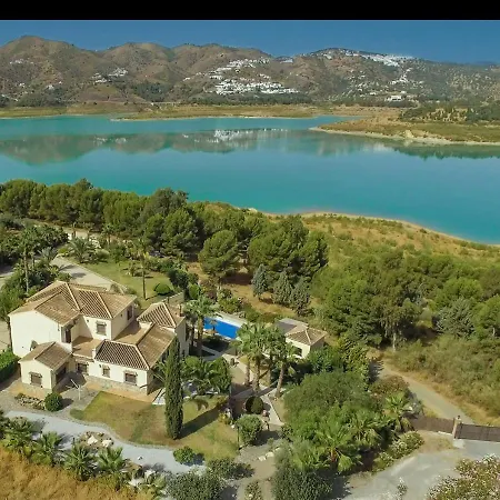 Exclusive Lakeside With Private Pool & Total Privacy Vinuela