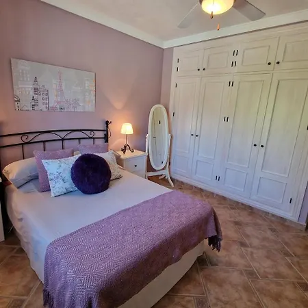 Villa Exclusive Lakeside With Private Pool & Total Privacy *