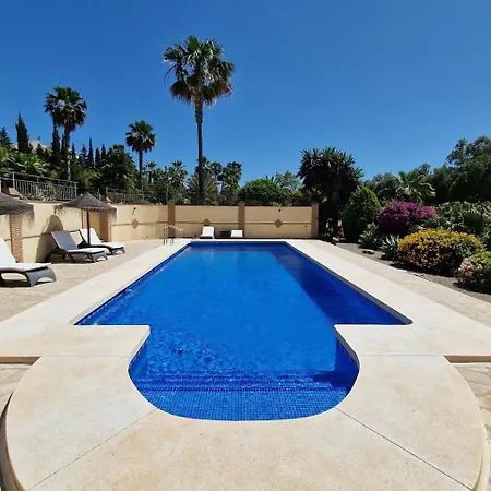 Villa Exclusive Lakeside With Private Pool & Total Privacy