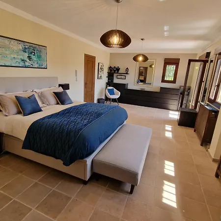 Exclusive Lakeside With Private Pool & Total Privacy Villa *