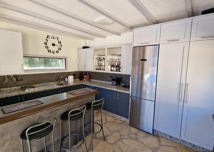 Exclusive Lakeside With Private Pool & Total Privacy Villa Viñuela
