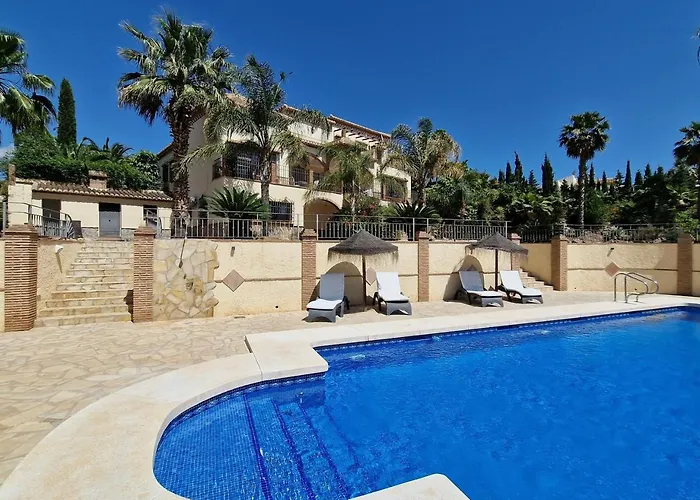 Exclusive Lakeside With Private Pool & Total Privacy * Viñuela