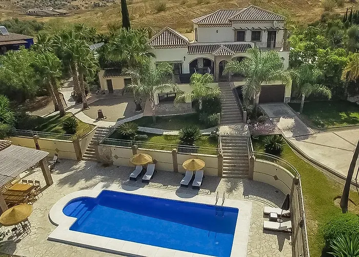 Exclusive Lakeside With Private Pool & Total Privacy Villa *