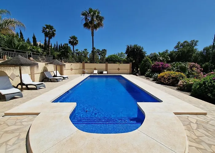 Villa Exclusive Lakeside With Private Pool & Total Privacy