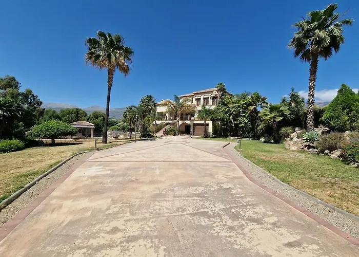 Exclusive Lakeside With Private Pool & Total Privacy Villa *