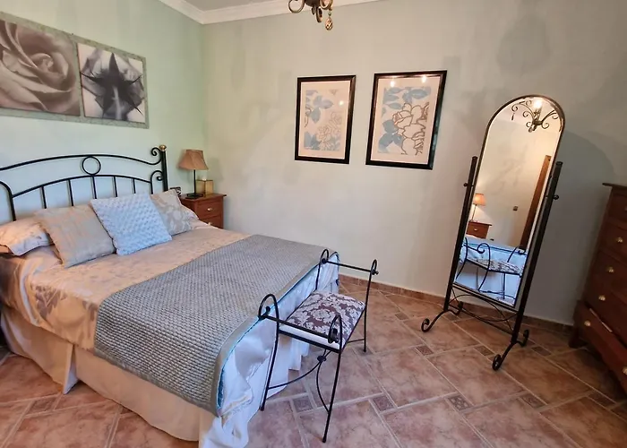 Exclusive Lakeside With Private Pool & Total Privacy * Viñuela